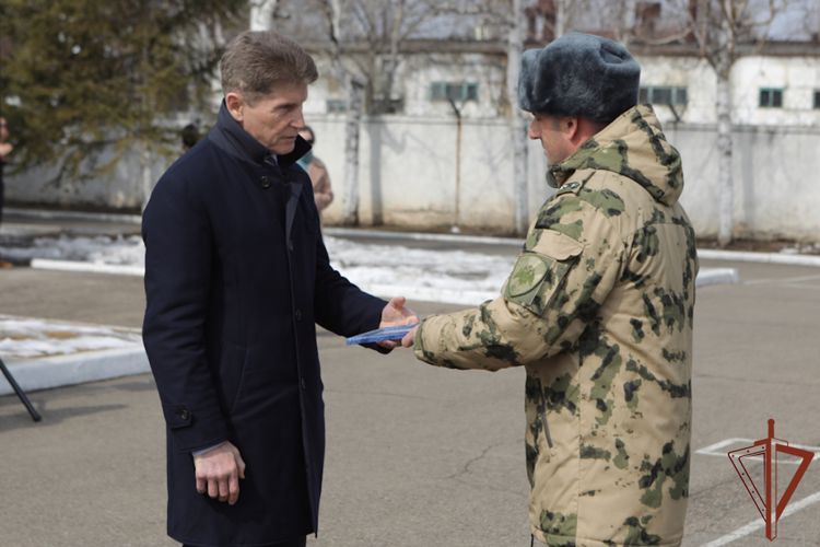 Губернатор Приморского края вручил благодарности росгвардейцам