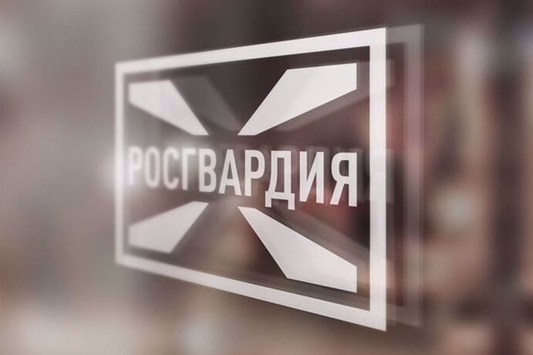В Москве сотрудники Росгвардии задержали мужчину, пришедшего в школу с травматическим пистолетом