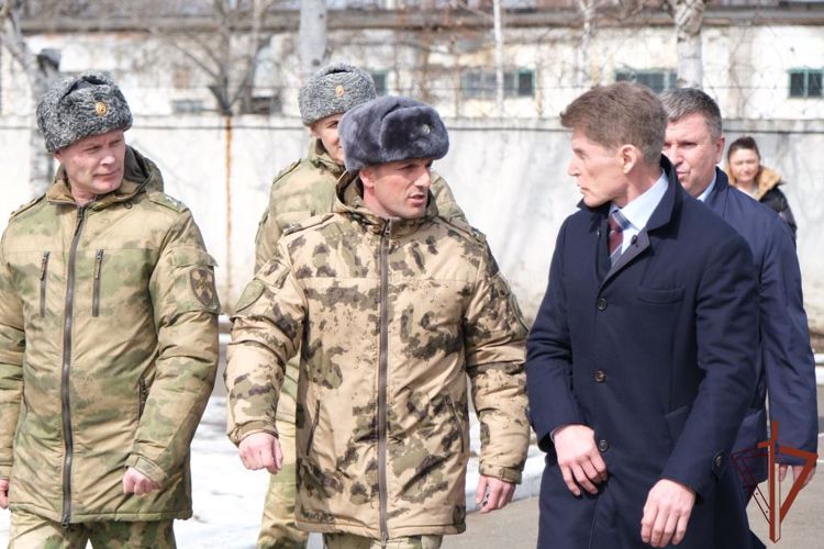 Губернатор Приморского края вручил благодарности росгвардейцам