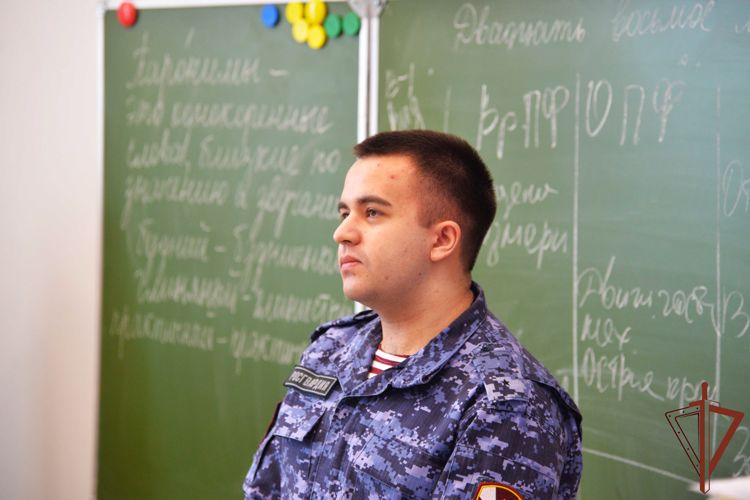 Росгвардия проводит профилактическую работу по безопасности в сети «Интернет» среди ямальской молодежи