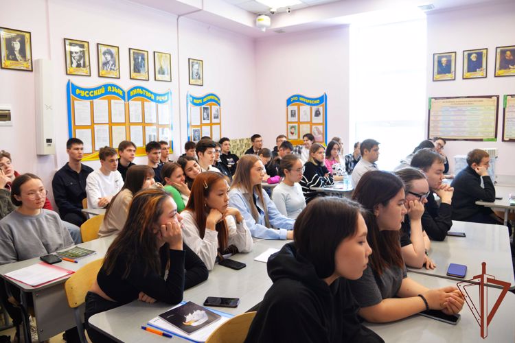Росгвардия проводит профилактическую работу по безопасности в сети «Интернет» среди ямальской молодежи
