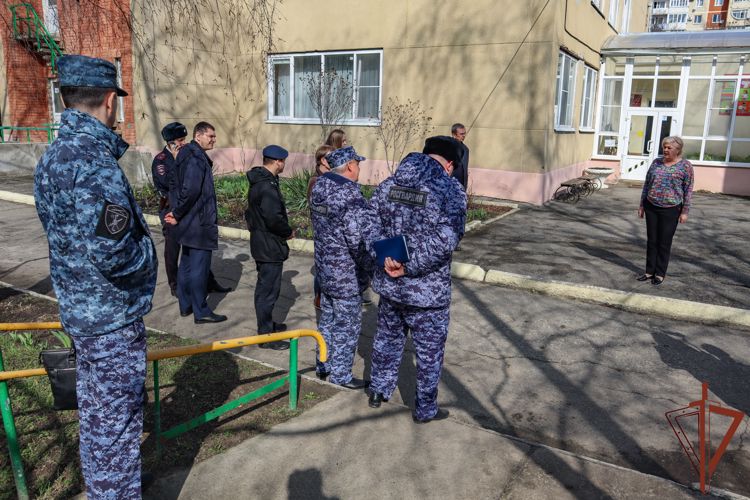 Росгвардейцы проверили безопасность объектов образования и культуры в Ставрополе