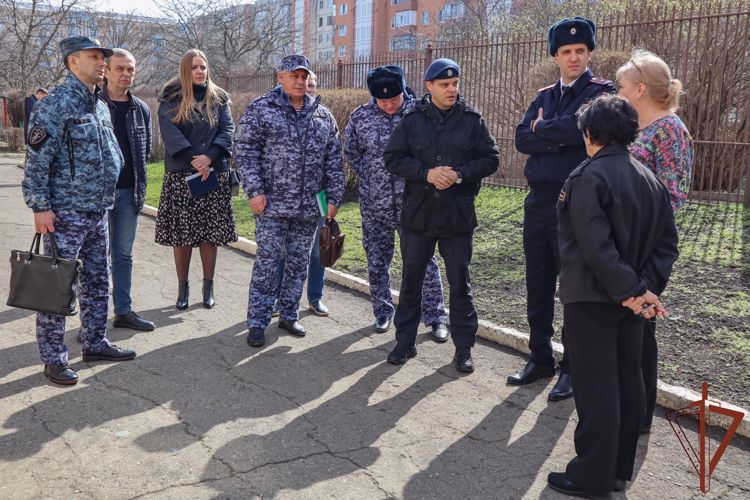 Росгвардейцы проверили безопасность объектов образования и культуры в Ставрополе