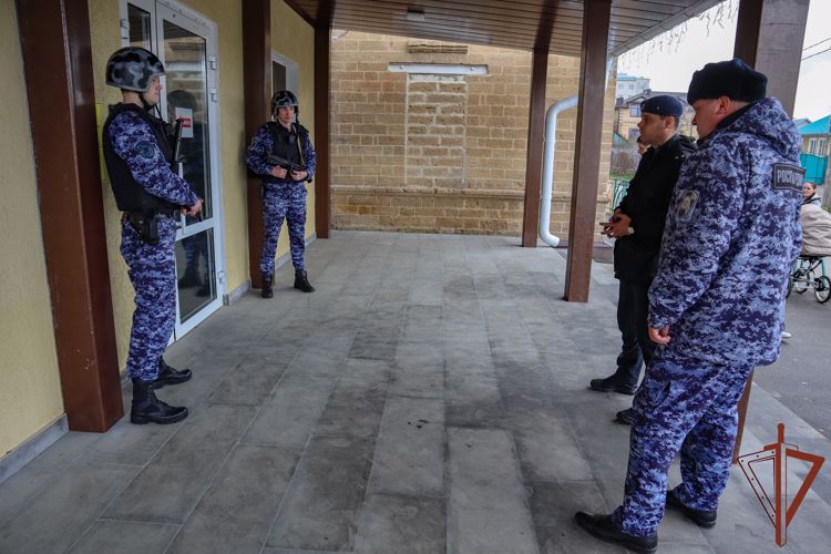 Росгвардейцы проверили безопасность объектов образования и культуры в Ставрополе