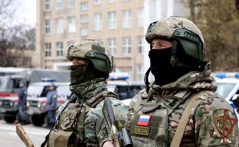Школьника, решившего самостоятельно путешествовать на дальнее расстояние, вернули родителям росгвардейцы в Крыму