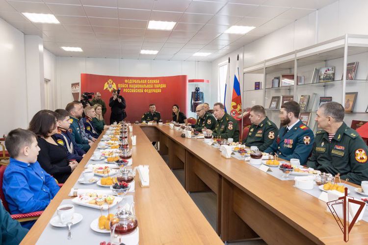 Генерал армии Виктор Золотов встретился с династиями росгвардейцев в Московском президентском кадетском училище имени М.А. Шолохова 
