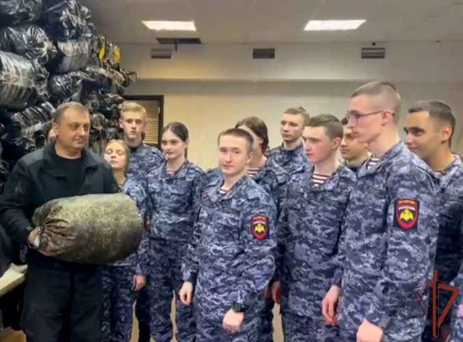 Курсанты «Гвардейской смены» изготовили для участников СВО маскировочную сеть