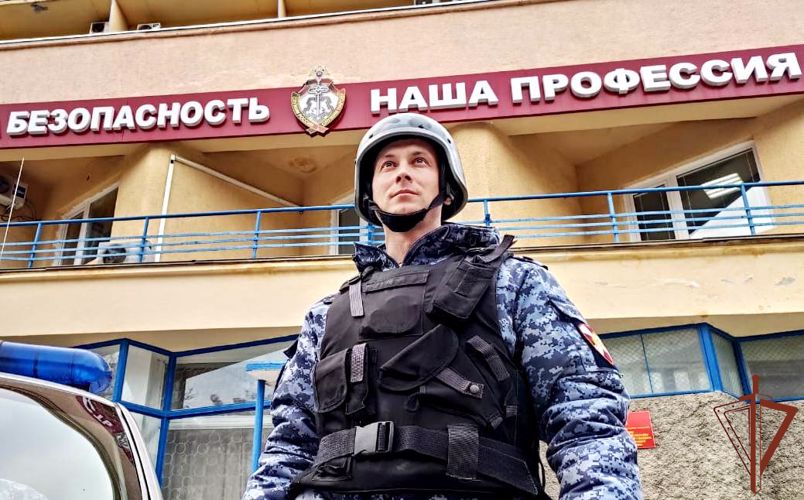 Пожилую женщину, временно утратившую связь с близкими, разыскали  росгвардейцы в Севастополе