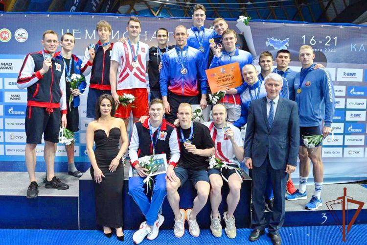 Спортсмен из Росгвардии завоевал "серебро" на  чемпионате России по плаванию