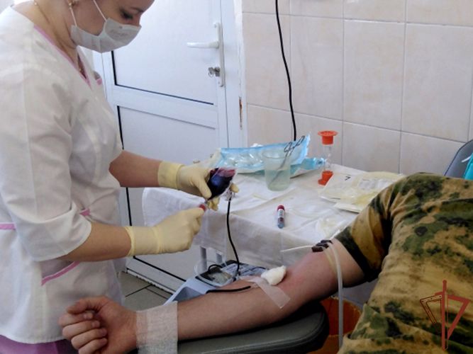 Ведомственную акцию «От сердца к сердцу» поддержали росгвардейцы Уральского округа  