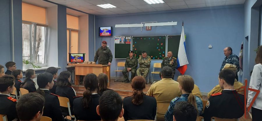 Участников всероссийского автопробега «Дорога к Победе» встретили росгвардейцы на Южном Урале 