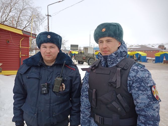 В НАО росгвардейцы помогли обеспечить безопасность участников лыжных гонок и народных гуляний