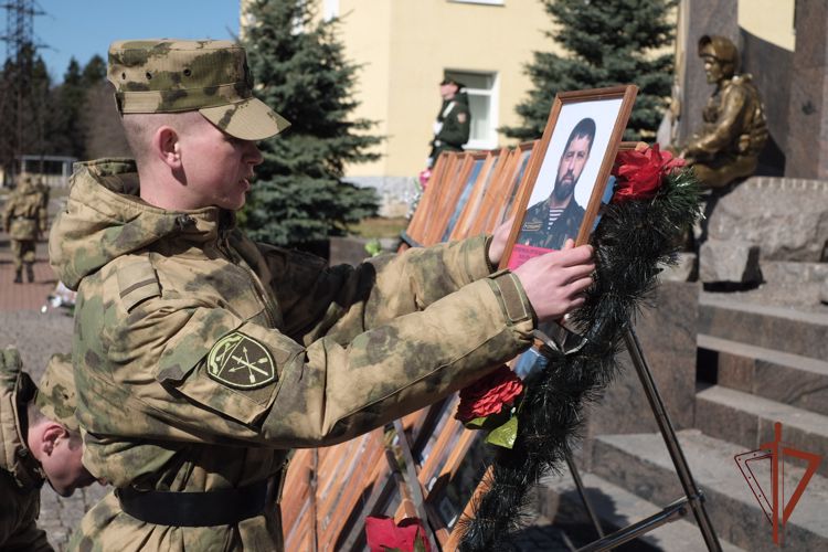 Память погибших военнослужащих почтили в Софринской бригаде Росгвардии (видео)