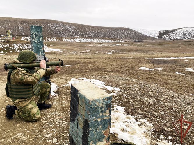В грозненском соединении Росгвардии состоялись сборы с огнеметными подразделениями