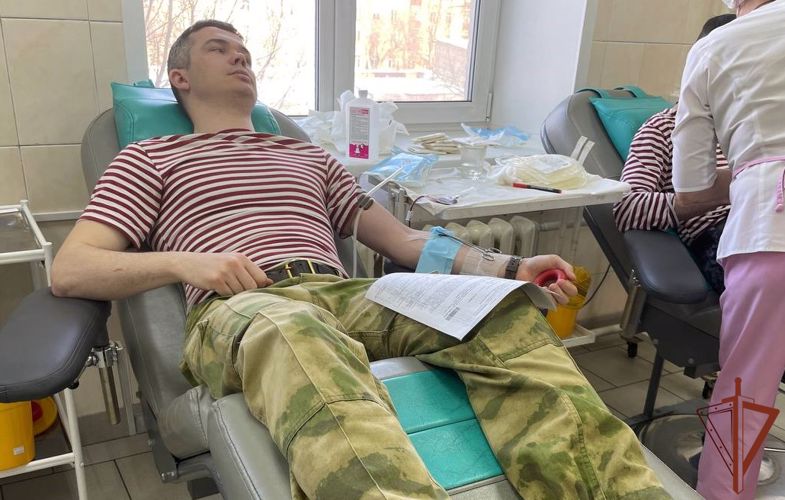 Ведомственную акцию «От сердца к сердцу» поддержали росгвардейцы Уральского округа  