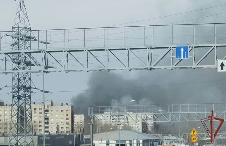 Сотрудники Росгвардии оказали содействие спасателям при ликвидации пожара в Тюмени