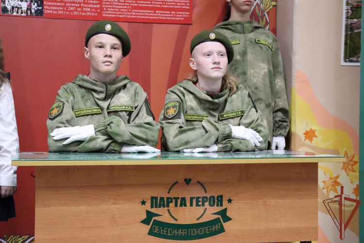 Парта Героя в память об офицере СОБР «Ерофей» открыта в хабаровской школе