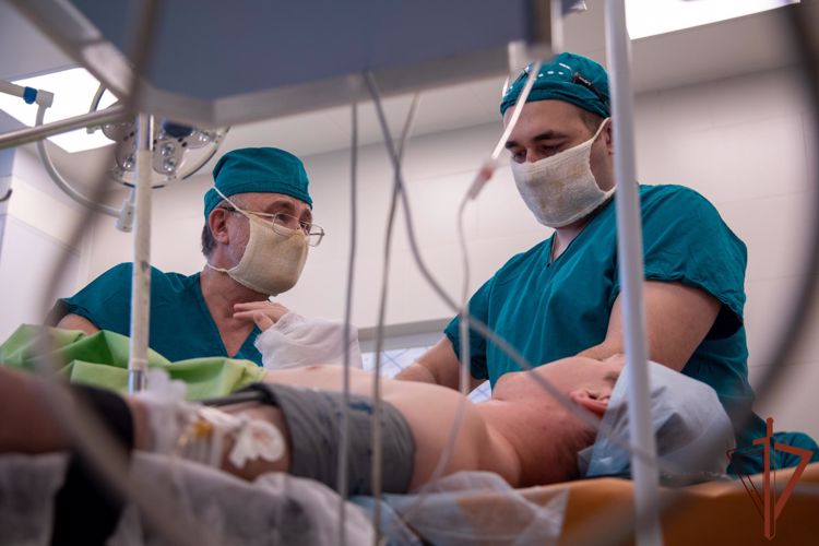 Медицинская служба Уральского округа отмечает профессиональный праздник