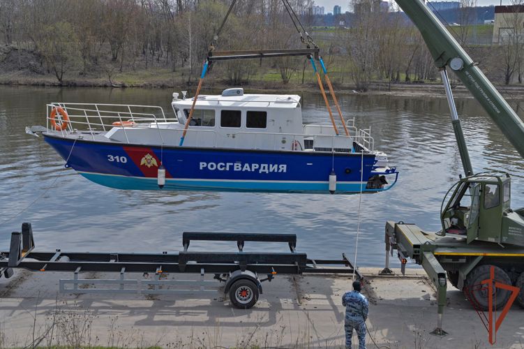 Спецназ Росгвардии приступил к патрулированию акватории Москвы-реки
