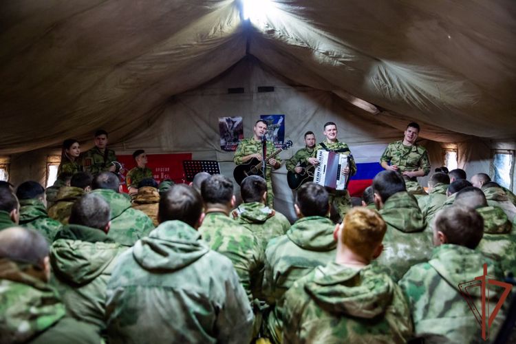 Рок-группа «Взвод» из дивизии им. Ф.Э. Дзержинского выступила для военнослужащих в районе СВО (ВИДЕО)