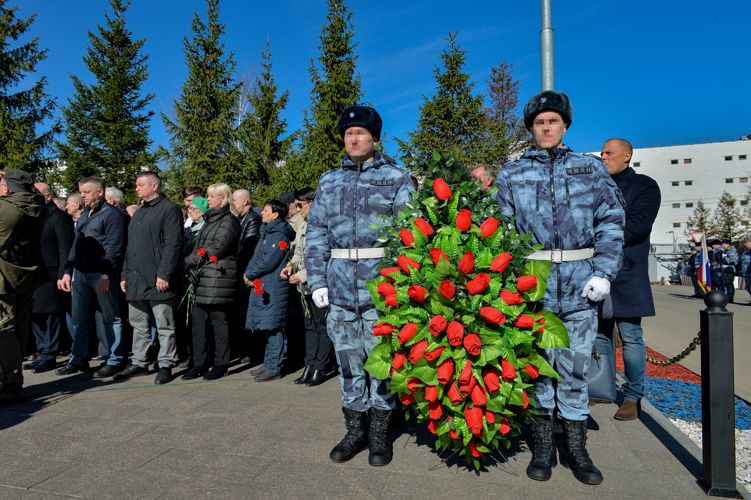 В Москве сотрудники ОМОН «Авангард» открыли Аллею Славы в день памяти погибших боевых товарищей