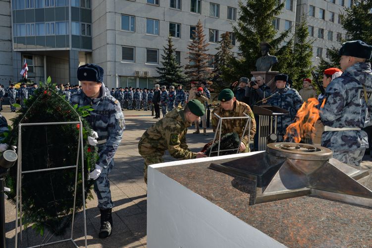 В Москве сотрудники ОМОН «Авангард» открыли Аллею Славы в день памяти погибших боевых товарищей