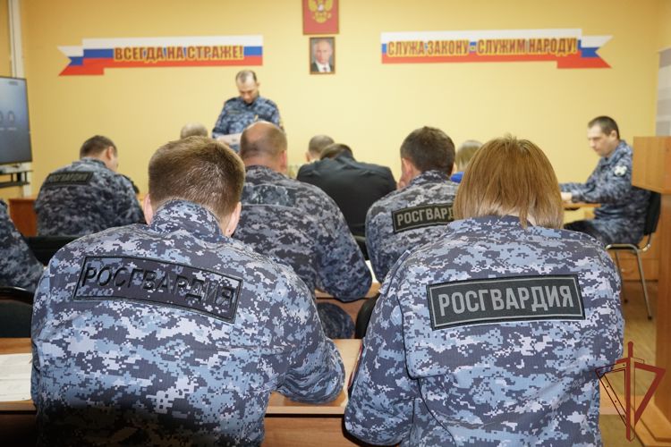Росгвардейцы Северо-Западного округа написали «Диктант Победы»