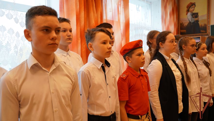 Парту Героя памяти росгвардейца Михаила Пестова открыли в Кирове
