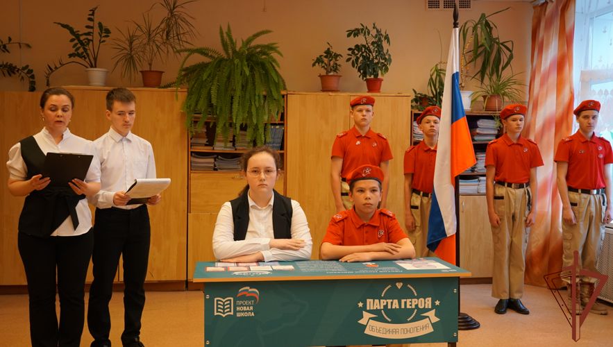 Парту Героя памяти росгвардейца Михаила Пестова открыли в Кирове
