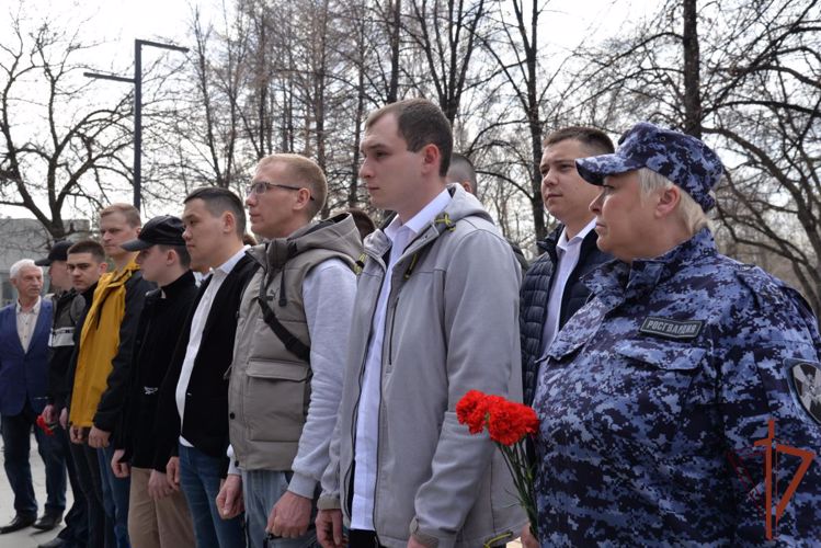  Память уральцев - ликвидаторов аварии на Чернобыльской АЭС почтили представители Росгвардии