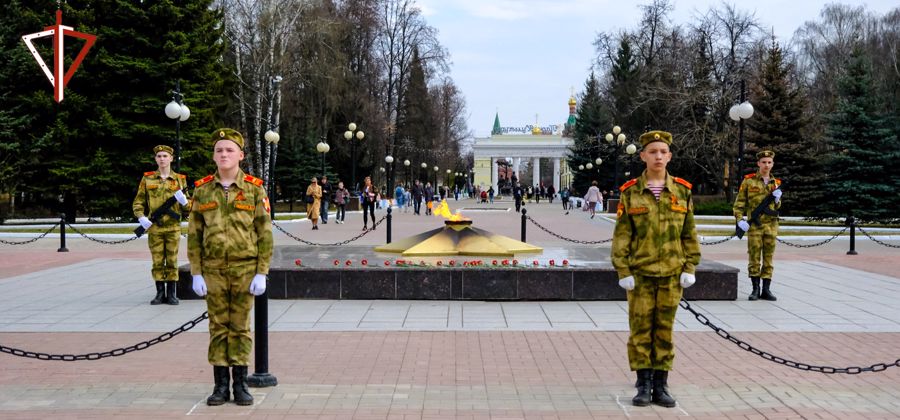 На «Вахту памяти» в Йошкар-Оле заступили учащиеся подшефного класса Росгвардии  