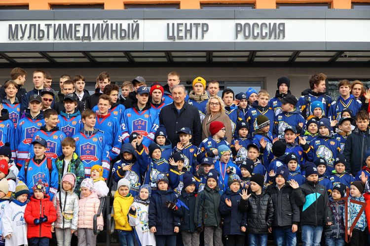 Безопасность хоккейных матчей  на кубок Владислава Третьяка обеспечили росгвардейцы в Великом Новгороде