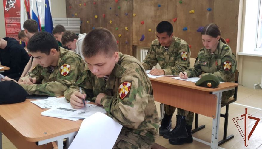 Уральский округ Росгвардии присоединился к Международной патриотической акции «Диктант Победы»