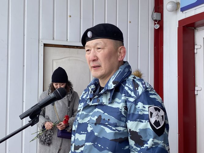 В училище олимпийского резерва открыли памятную мемориальную доску и «Парту Героя» имени бойца ОМОН «Бизон» Росгвардии Андрея Ощепкова
