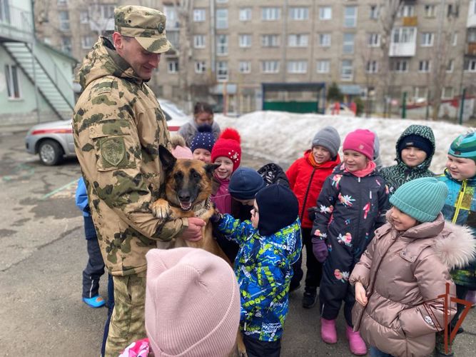 Патриотические мероприятия и акции проходят в Сибирском округе Росгвардии