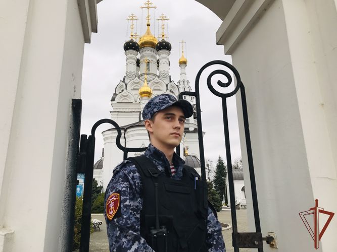 Росгвардейцы СЗО обеспечили безопасность во время мероприятий, посвященных празднованию Пасхи Христовой