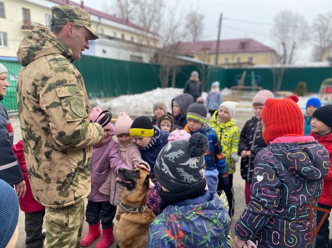 Патриотические мероприятия и акции проходят в Сибирском округе Росгвардии