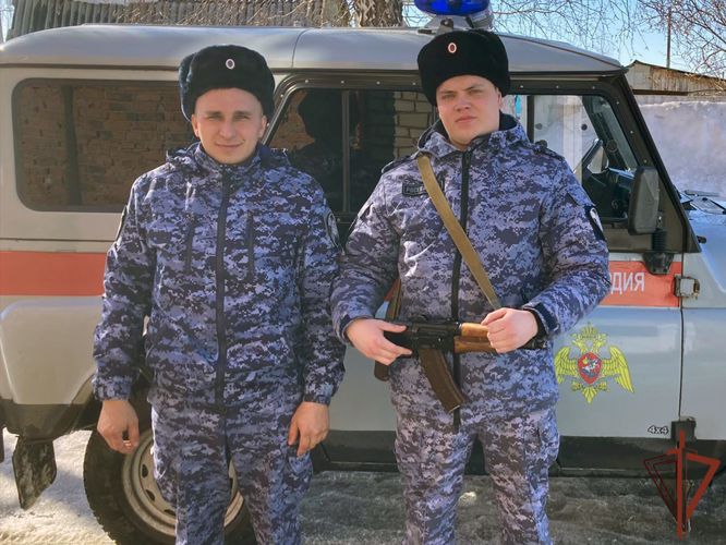 Росгвардейцы помогли пенсионерке преклонного возраста в Кузбассе вернуться домой