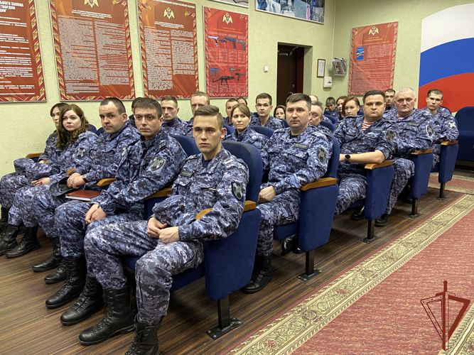 Сотрудники Центра специального назначения вневедомственной охраны написали «Диктант Победы»