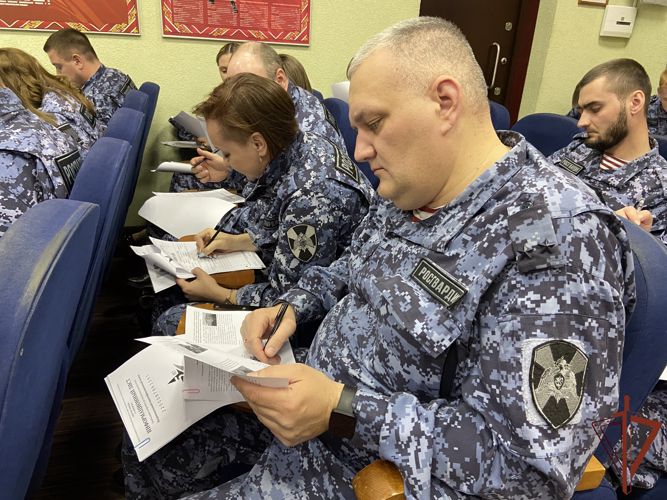Сотрудники Центра специального назначения вневедомственной охраны написали «Диктант Победы»