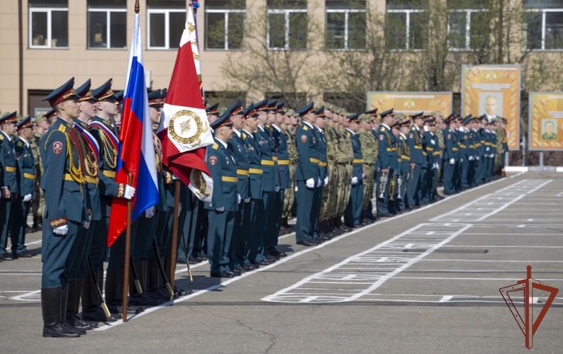  Командующий Центральным округом Росгвардии поздравил столичный полк со 105-летием со дня образования