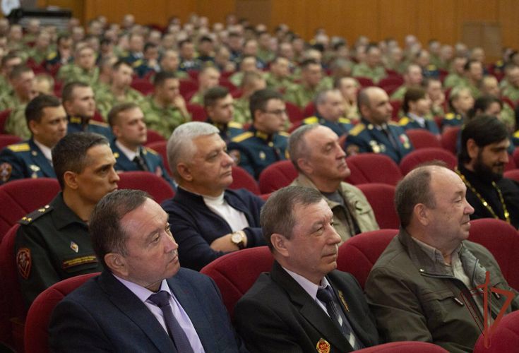  Командующий Центральным округом Росгвардии поздравил столичный полк со 105-летием со дня образования