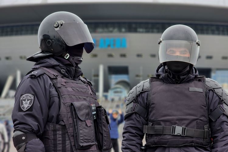 В Санкт-Петербурге во время матча «Зенит» - «Урал» правопорядок охраняли 600 росгвардейцев