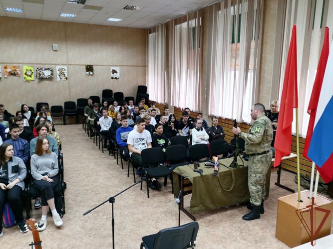 Профориентационные и патриотические мероприятия провели росгвардейцы со школьниками в Сибири