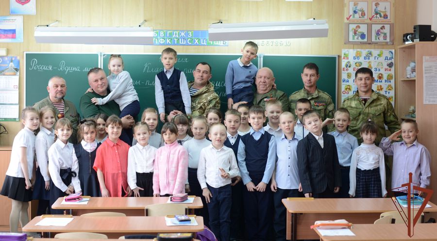В городах Сибири при участии Росгвардии прошли встречи в рамках автопробега «Дорога к Победе» 