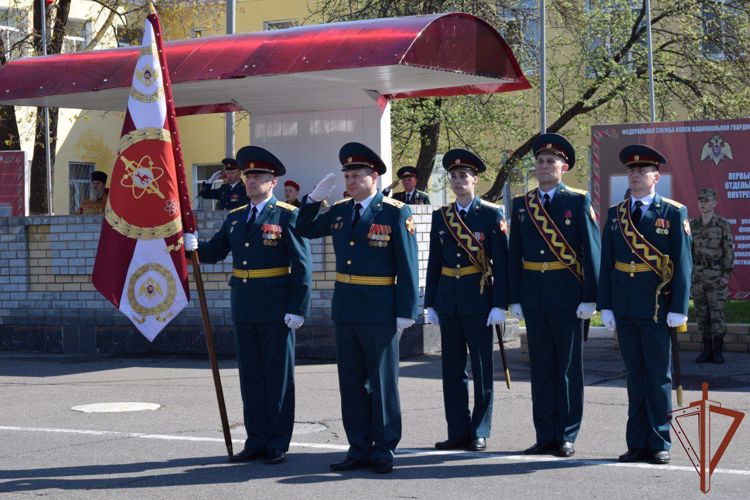 Помощник благочинного Саровского округа совершил чин освящения воинских знамен дивизии Росгвардии