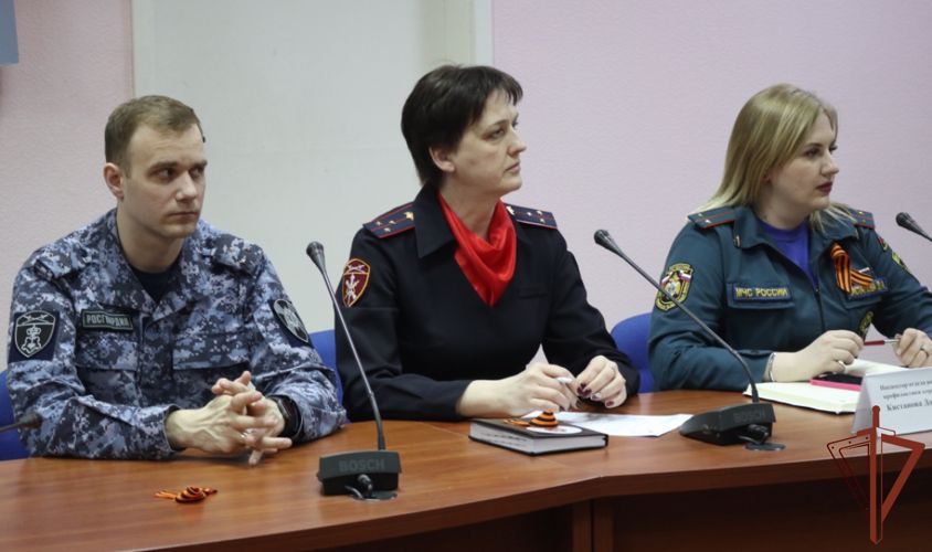 Росгвардейцы в Тюмени приняли участие в патриотической пресс-конференции «Мы помним!»