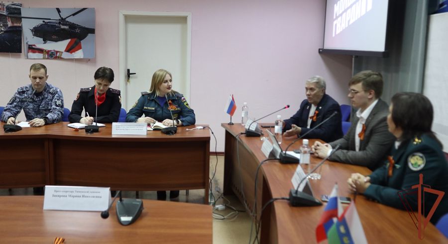 Росгвардейцы в Тюмени приняли участие в патриотической пресс-конференции «Мы помним!»