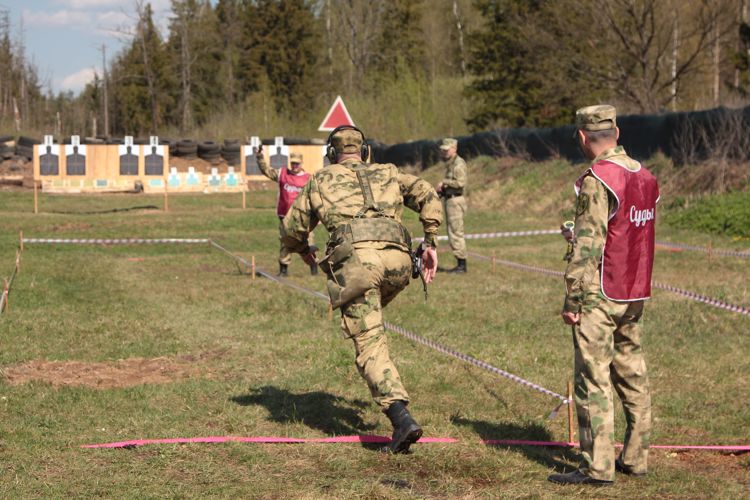 В Центральном округе Росгвардии определили лучших стрелков из боевого ручного оружия