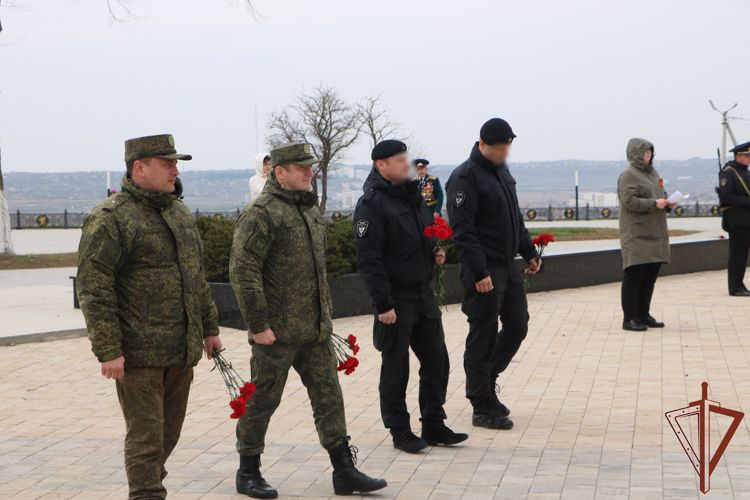  В Керчи  росгвардейцы отметили 79-ю годовщину освобождения города-героя от немецко-фашистских захватчиков  